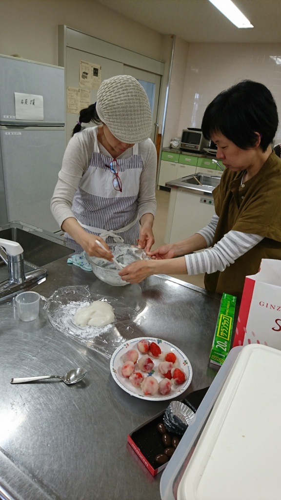 【画像】いちご大福作り３