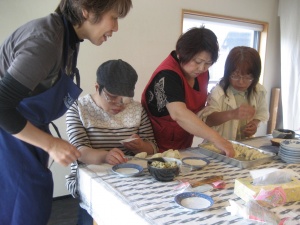 【画像】餃子づくり