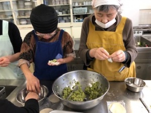 【画像】 餃子作りです。とても美味しかったですよ！