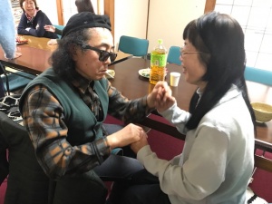 【画像】この手誰の手